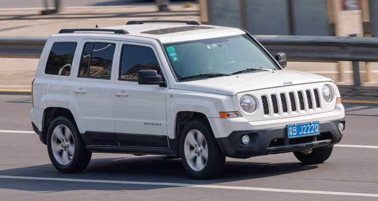 How Many Miles After Gas Light Comes On Jeep Patriot