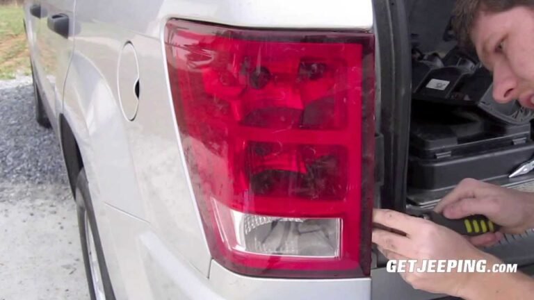 How To Replace Rear Brake Light 2005 Jeep Grand Cherokee